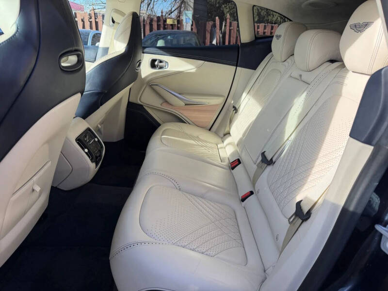 2021 Aston Martin DBX