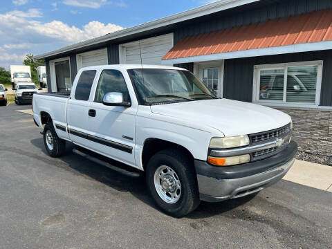 2000 Chevrolet Silverado 2500 for sale at PARKWAY AUTO in Hudsonville MI