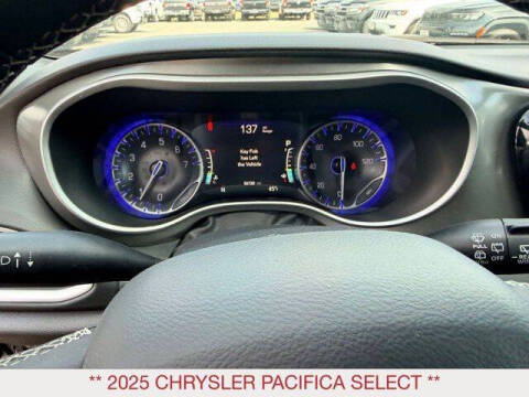 2025 Chrysler Pacifica Select