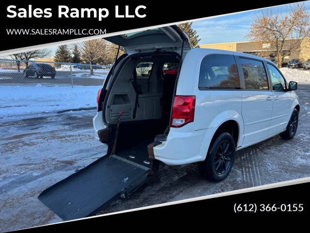 2017 Dodge Grand Caravan SE's photo