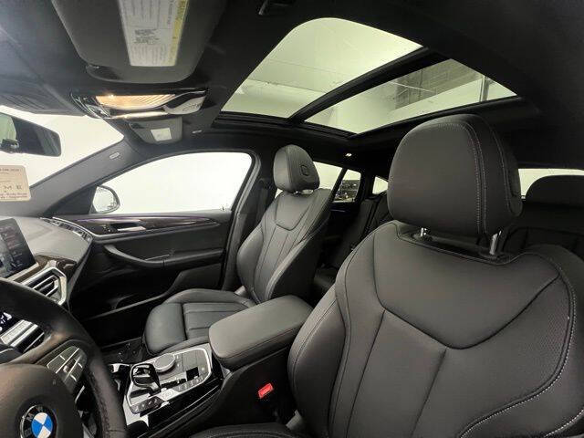 2024 BMW X4 xDrive30i