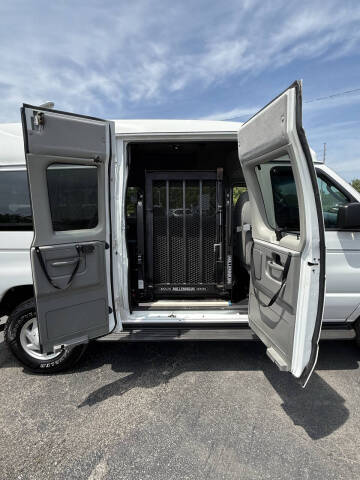 2006 Ford E-Series E-350 SD XLT
