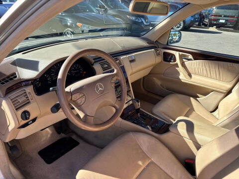 2001 Mercedes-Benz E-Class E 320