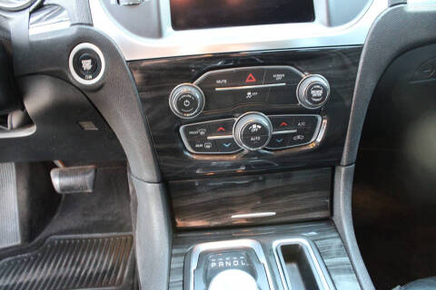 2017 Chrysler 300 Limited