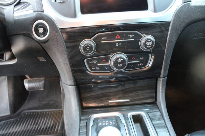 2017 Chrysler 300 Limited