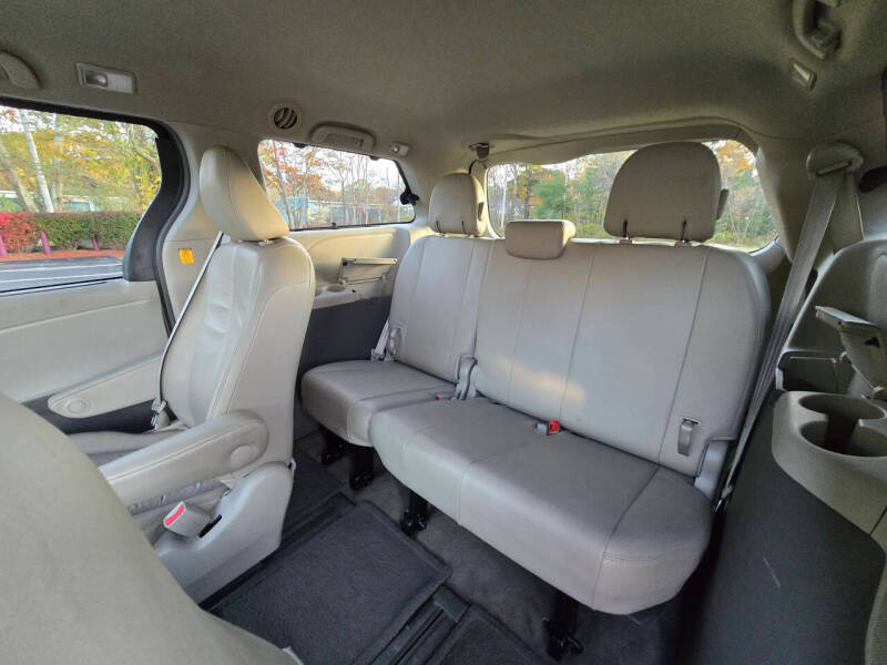 2012 Toyota Sienna