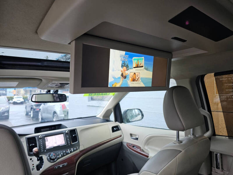 2014 Toyota Sienna Limited 7-Passenger