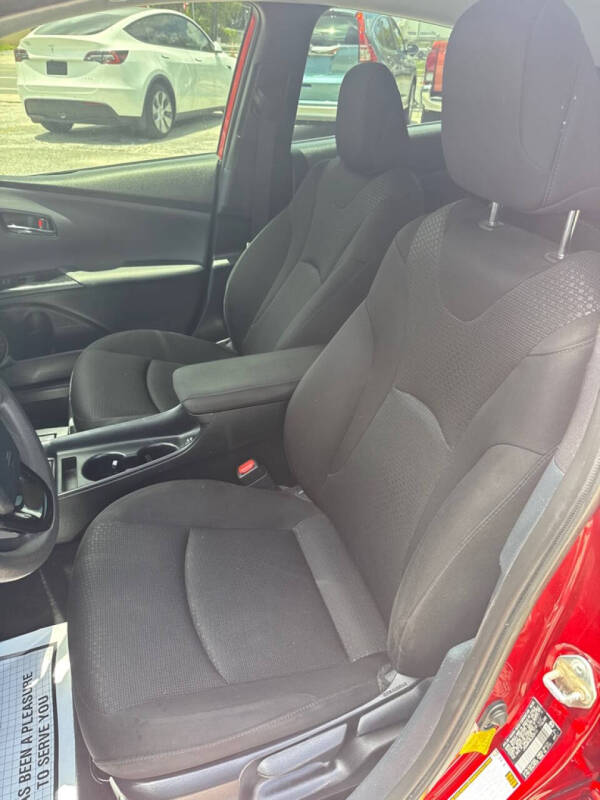 2020 Toyota Prius LE