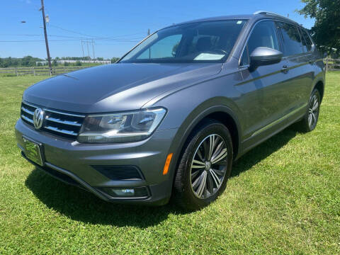 2018 Volkswagen Tiguan for sale at Hitt & Mis Auto in Cape Girardeau MO