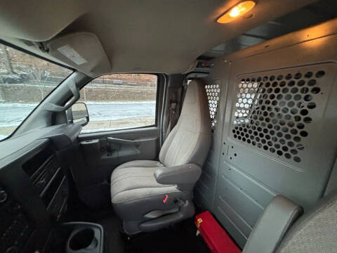 2017 GMC Savana 2500