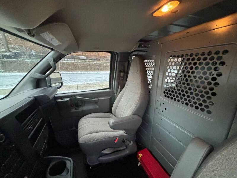 2017 GMC Savana 2500