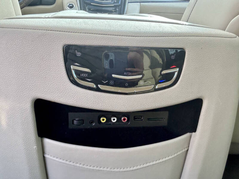 2015 Cadillac Escalade Luxury
