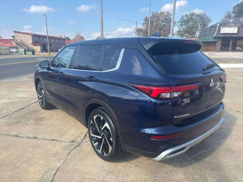 2024 Mitsubishi Outlander SE