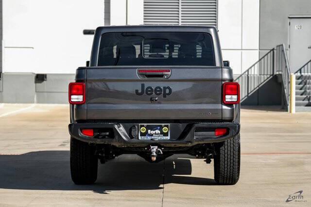 2024 Jeep Gladiator Sport