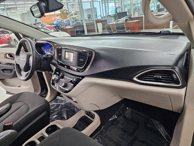 2017 Chrysler Pacifica Touring