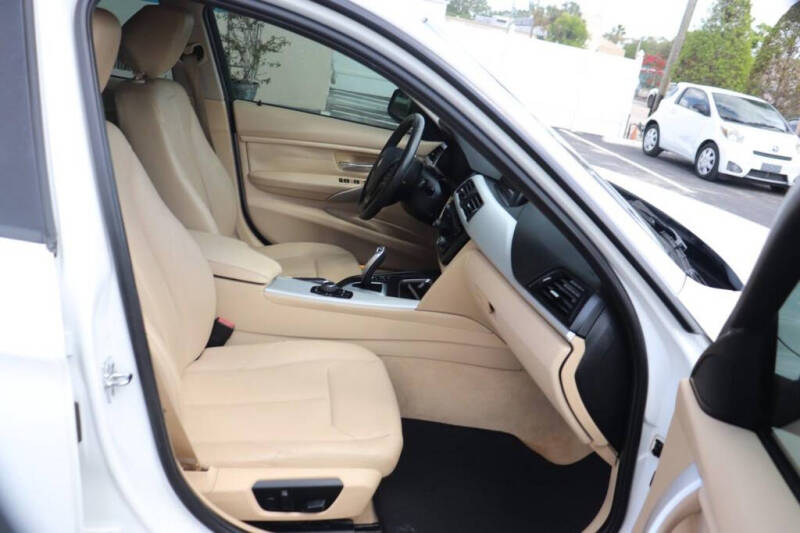 2012 BMW 3 Series 328i