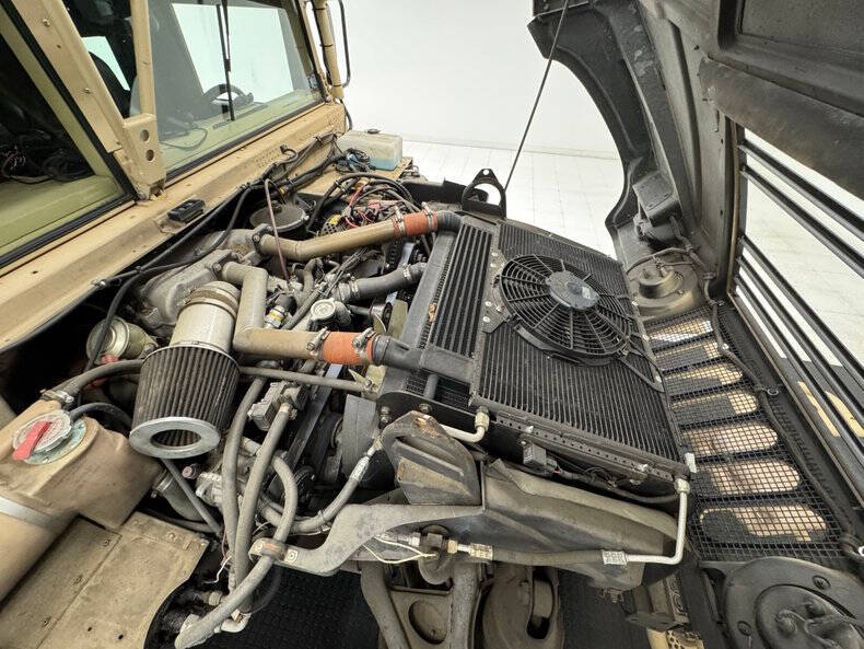 2005 AM General Hummer