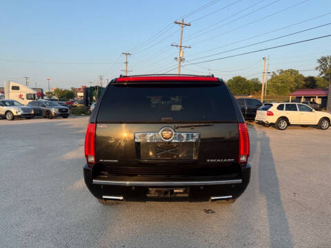 2013 Cadillac Escalade Platinum Edition