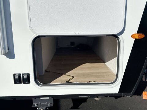 2027 Winnebago Micro Minnie