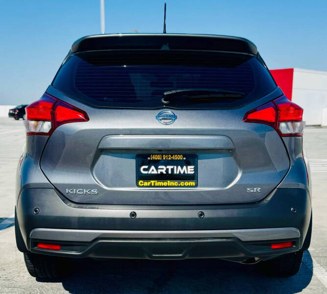 2020 Nissan Kicks SR