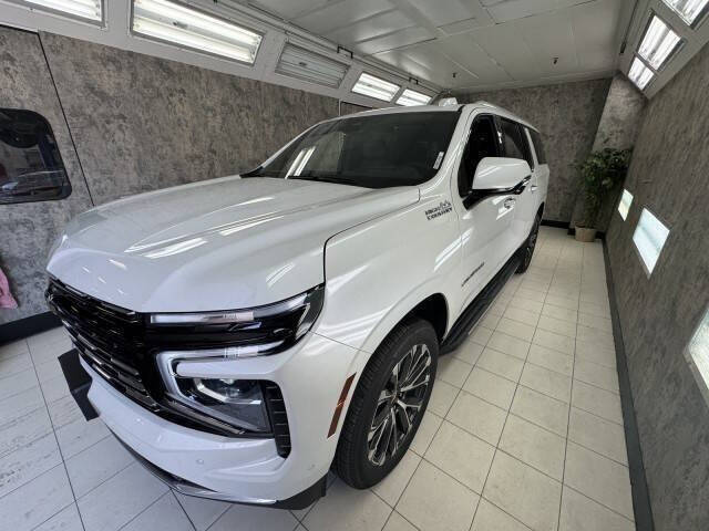 2025 Chevrolet Suburban High Country's photo