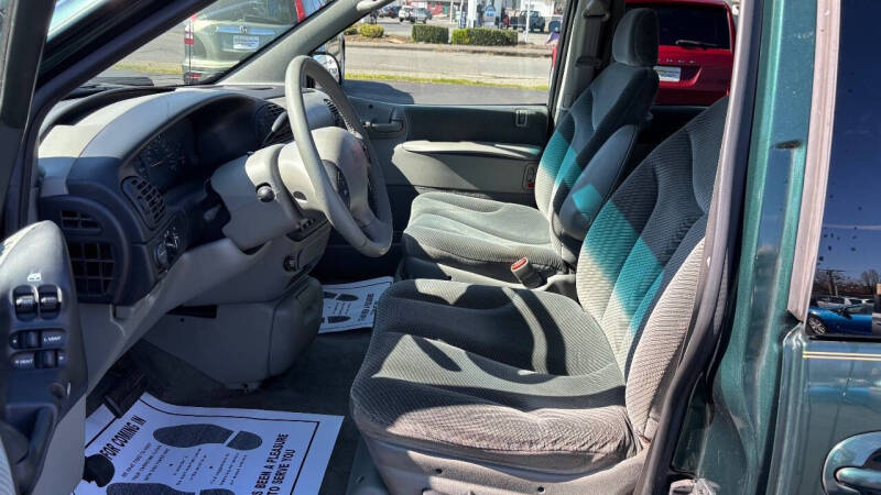 1996 Dodge Caravan LE