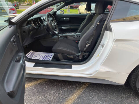 2016 Ford Mustang V6