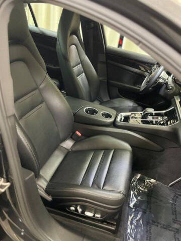 2018 Porsche Panamera 4