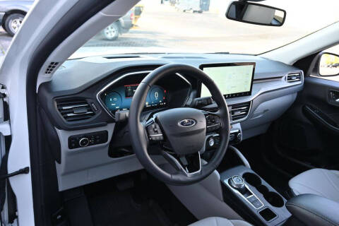 2025 Ford Escape Hybrid Platinum