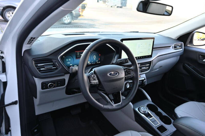 2025 Ford Escape Hybrid Platinum