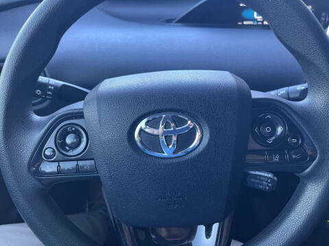 2022 Toyota Prius L Eco