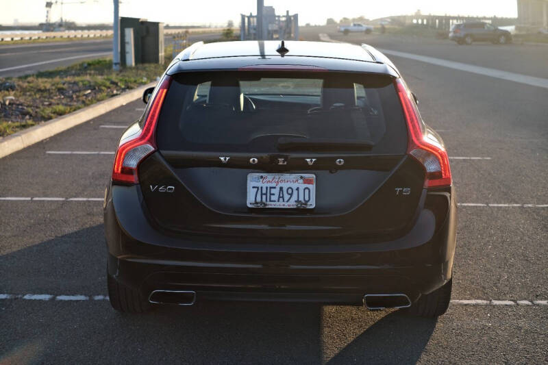 2015 Volvo V60 T5 Drive-E Premier Plus