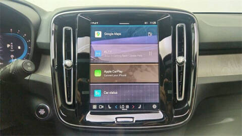 2024 Volvo XC40 B5 Plus Dark Theme