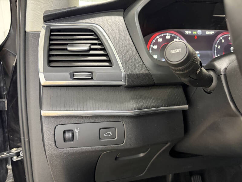 2020 Volvo XC90 T5 Momentum