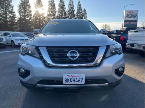 2017 Nissan Pathfinder for sale at USED CARS FRESNO in Clovis CA