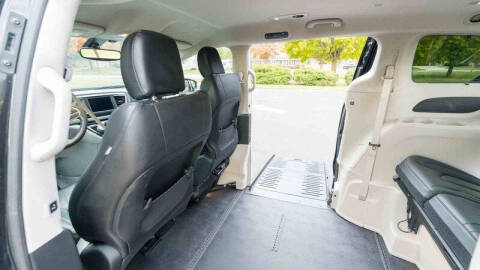 2020 Chrysler Pacifica Touring L