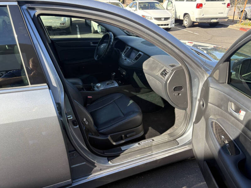 2014 Hyundai Genesis 5.0L R-Spec