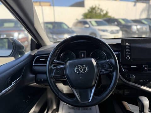 2022 Toyota Camry SE