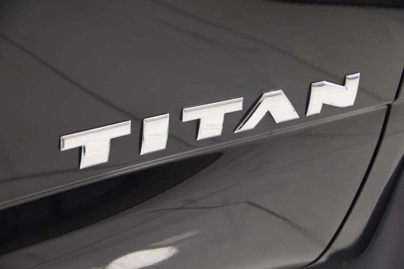 2023 Nissan Titan SV