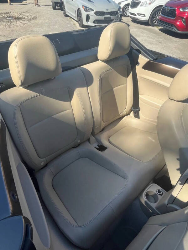 2013 Volkswagen Beetle Convertible