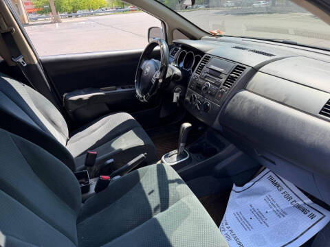 2011 Nissan Versa 1.8 S