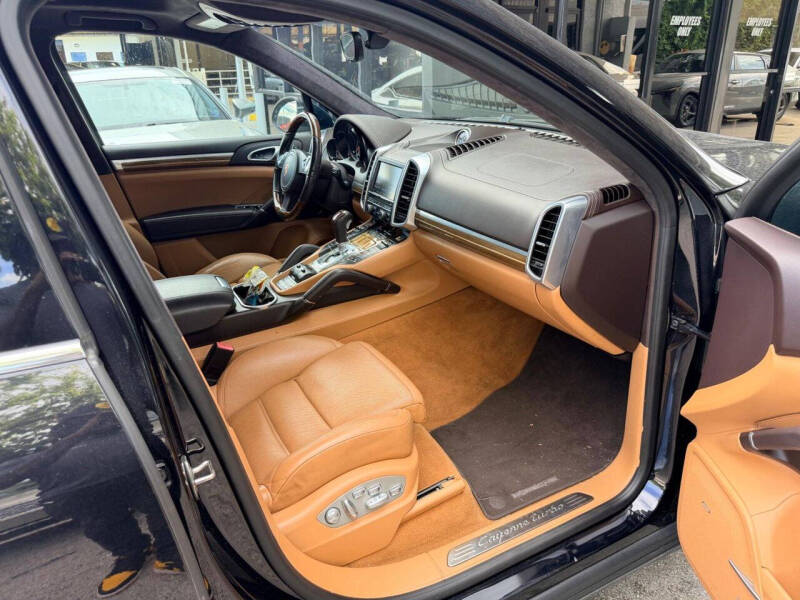 2014 Porsche Cayenne Turbo
