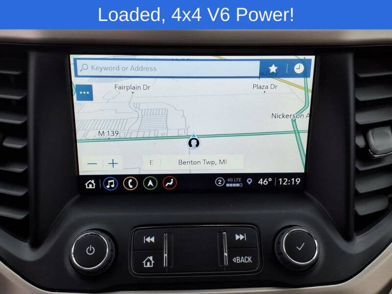2023 GMC Acadia Denali