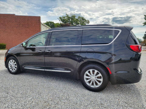 2017 Chrysler Pacifica Touring Plus