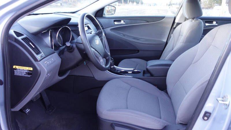 2011 Hyundai Sonata GLS photo 28