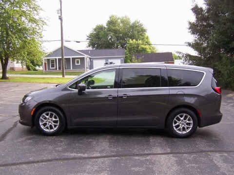 2022 Chrysler Voyager LX