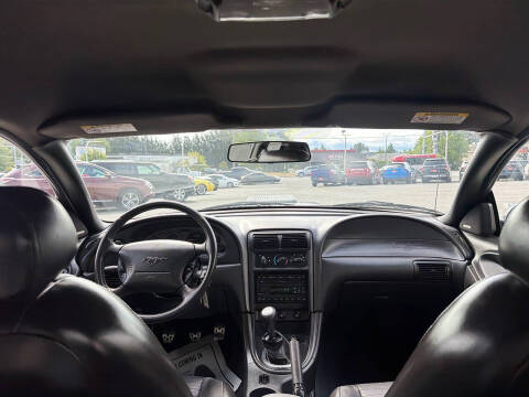 2004 Ford Mustang Mach 1 Premium