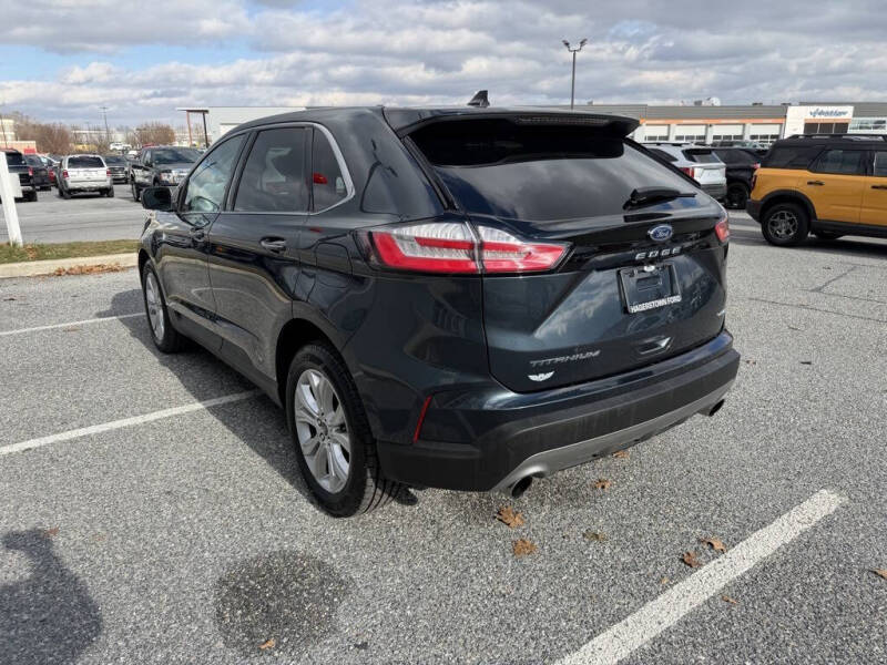 2022 Ford Edge Titanium