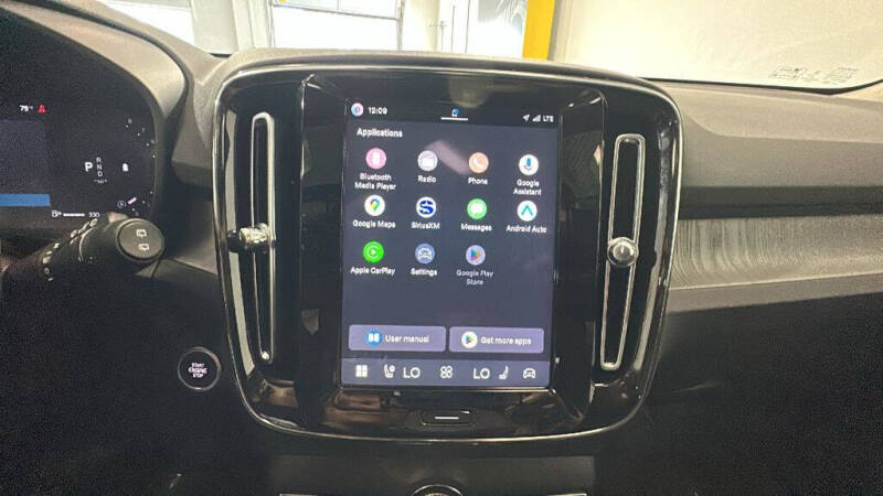 2026 Volvo XC40 B5 Plus