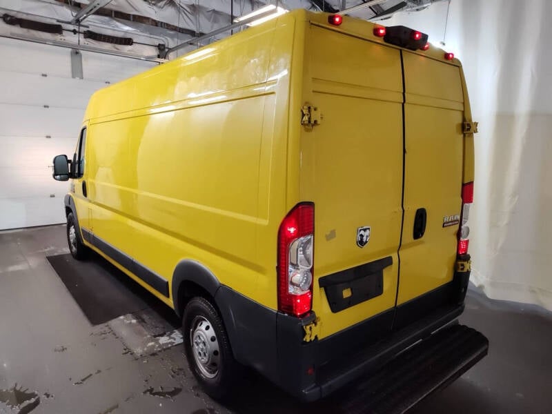 Used 2018 RAM ProMaster Cargo Van Base with VIN 3C6TRVDG9JE121004 for sale in Everett, WA